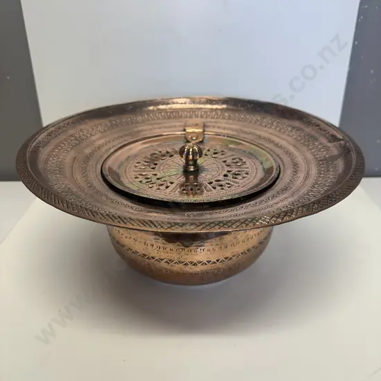 Vintage Round Lidded Pot Etched Detail H14cm,Dia33cm.