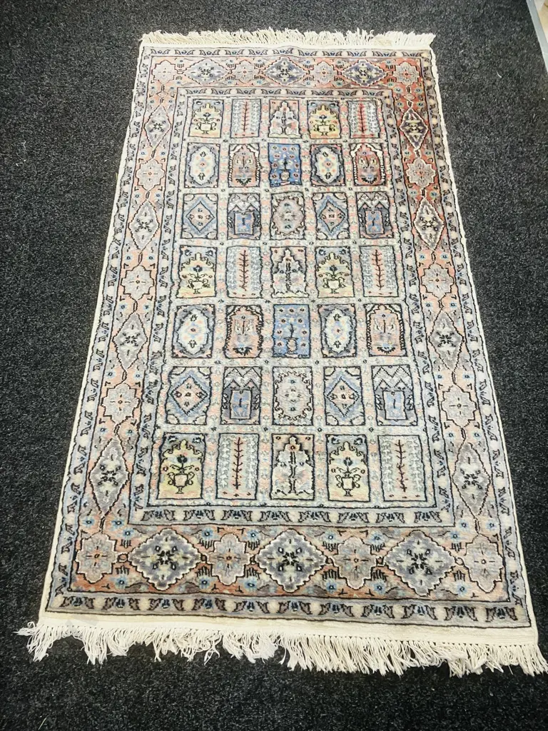 Faded Red & Blue Persian Rug. 93 x 174cm Image 1++