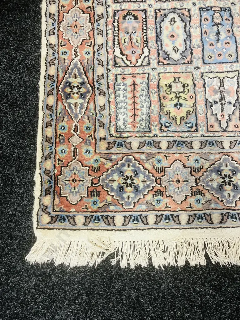 Faded Red & Blue Persian Rug. 93 x 174cm Image 1++