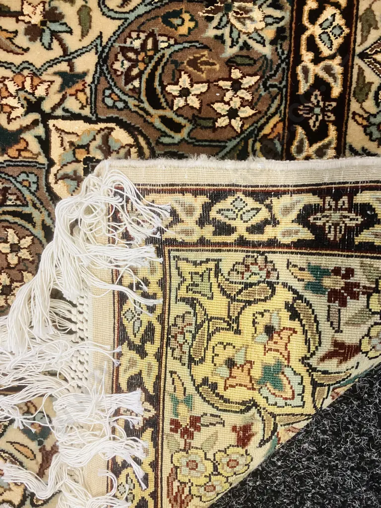 Kashan Persian Floor Rug. 109 x 162cm Image 1++