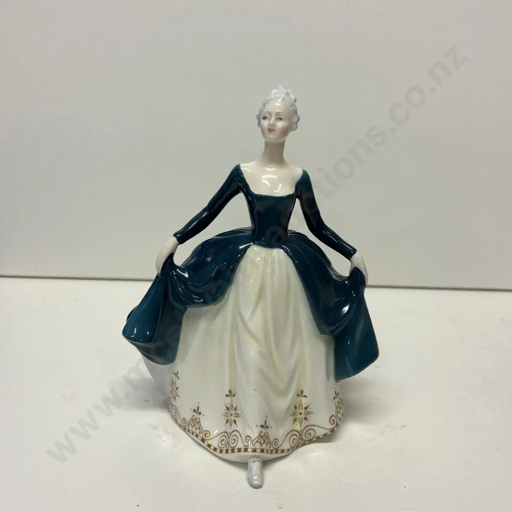 Royal Doulton "Regal Lady" Figurine Image 1++