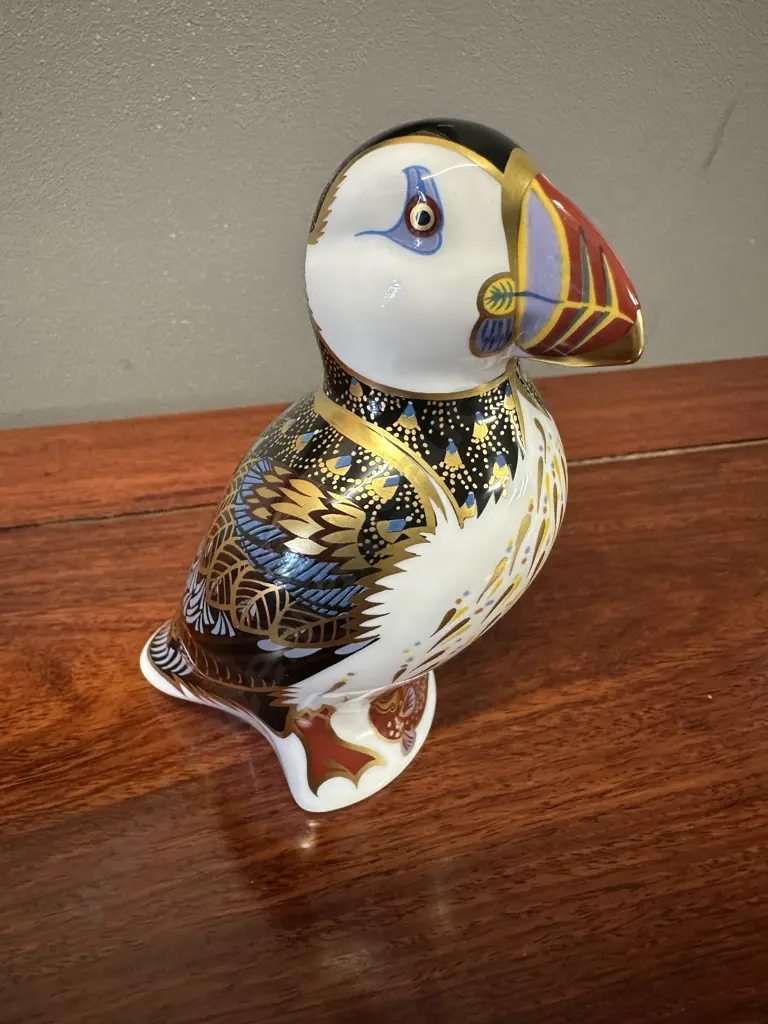 Royal Crown Derby 'Puffin' Paperweight Imari Pattern & 22 Carat Gold Accents With Gold Stopper H12cm. Image 1++