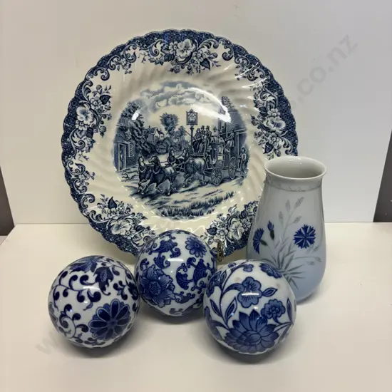 Assorted flow blue and white incl Bing and Grondahl Vase
