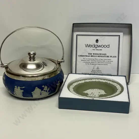 Wedgwood Blue Jasperware lidded handled pot with Christmas Bells Plate (boxed)