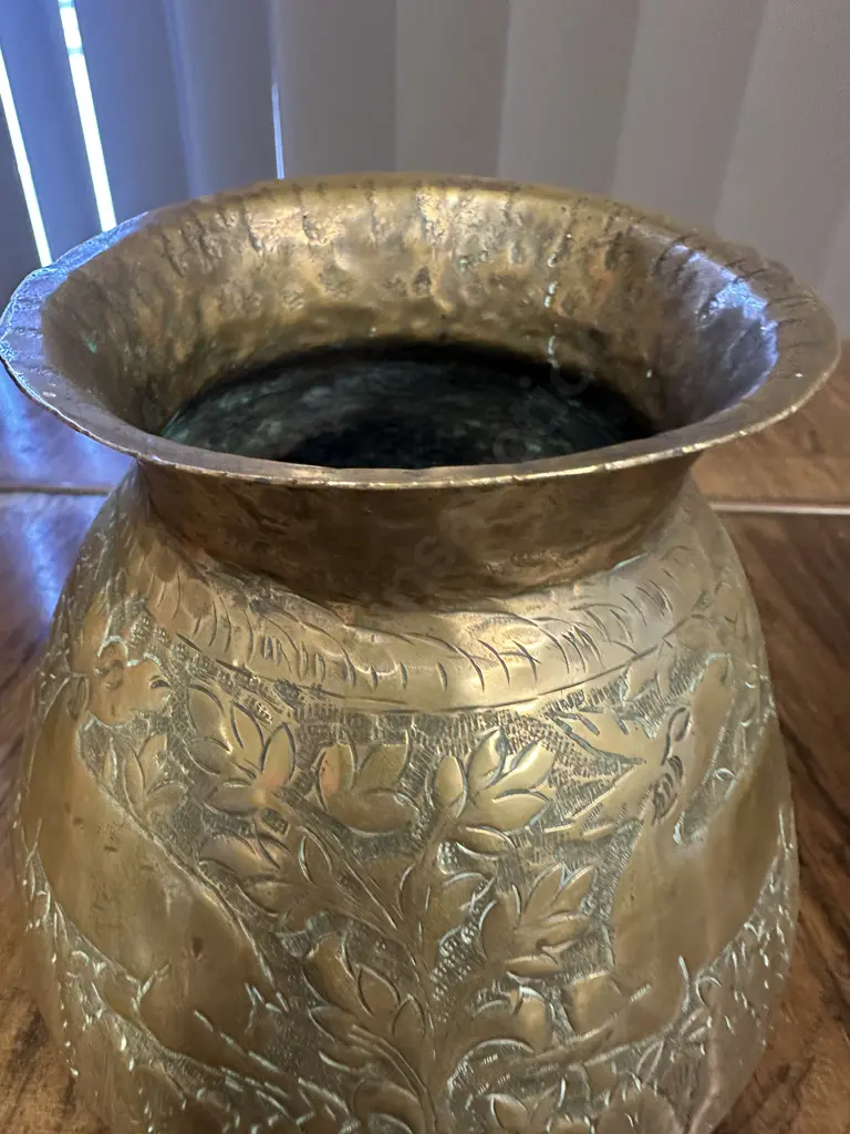Vintage Brass & Copper Pot With Animal Pattern H14cm. Image 1++