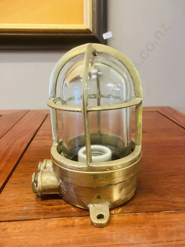 Vintage Brass Ship Passageway Light. 16 x 10cm Image 1++