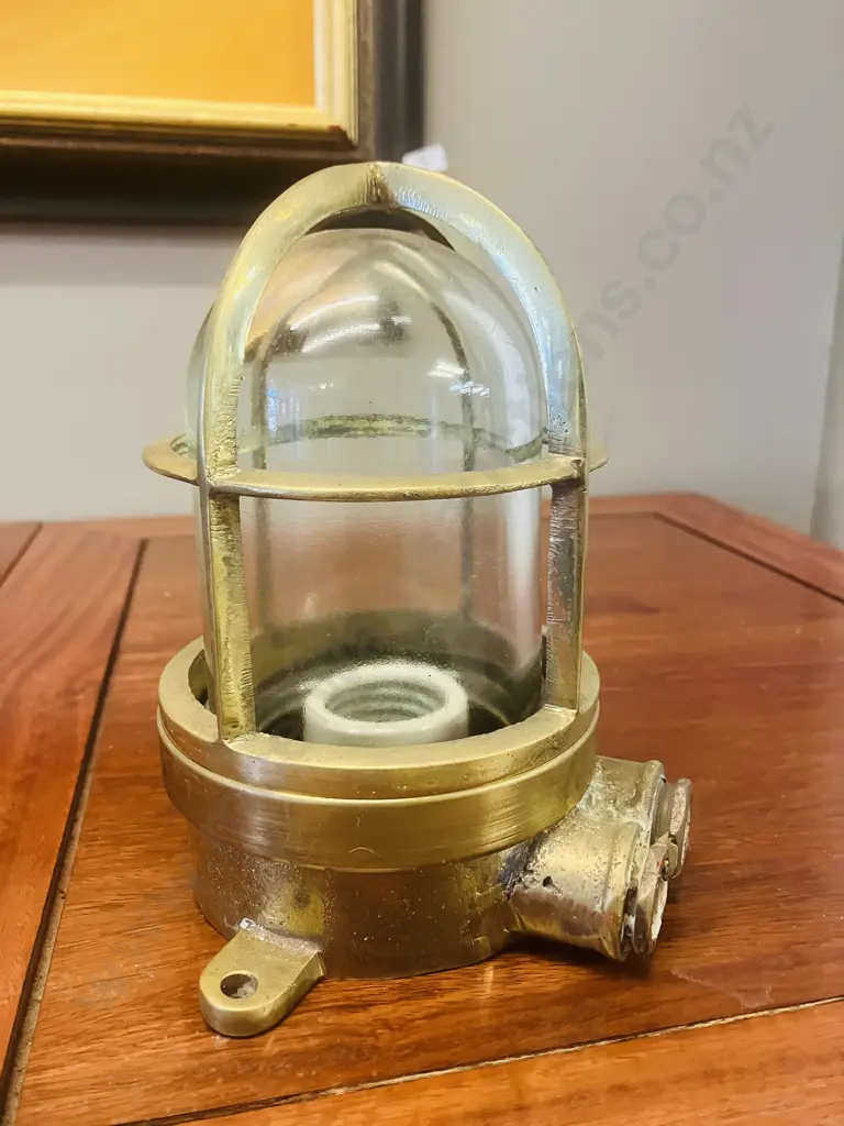 Vintage Brass Ship Passageway Light. 16 x 10cm Image 1++