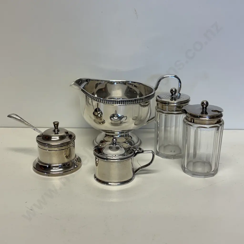 Assorted Silver Plated items including cruet set Image 1++