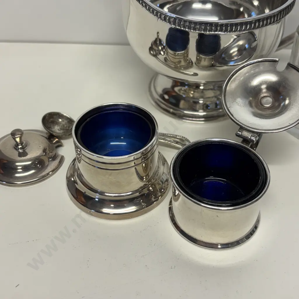 Assorted Silver Plated items including cruet set Image 1++