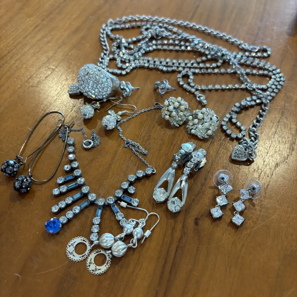 Assorted Diamante Jewellery Image 1++