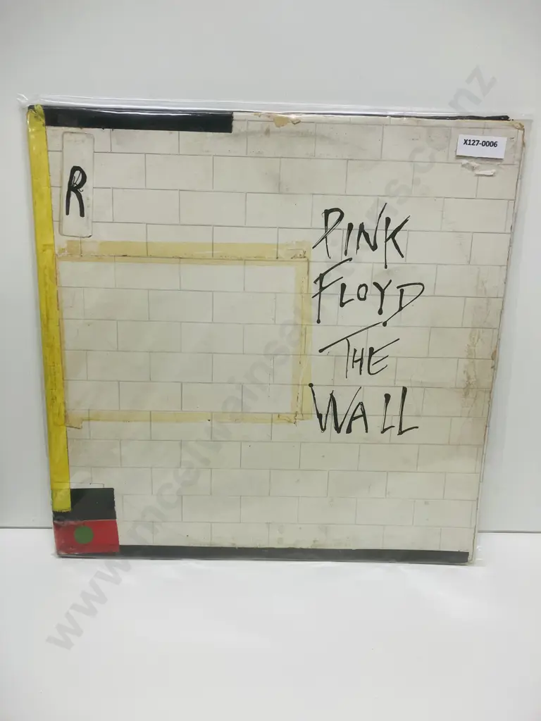 Pink Floyd The Wall 2 x Vinyl LP, Gatefold With Lyrics Sleeves, 1979 Original New Zealand Pressing Image 1++