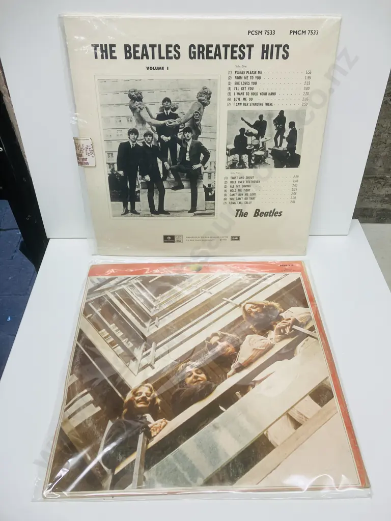 The Beatles 1962/1966 2LP Vinyl Gatefold With Lyric Sleeves PCSP 717 & Greatest Hits PMCM 7533 - New Zealand Pressings Image 1++