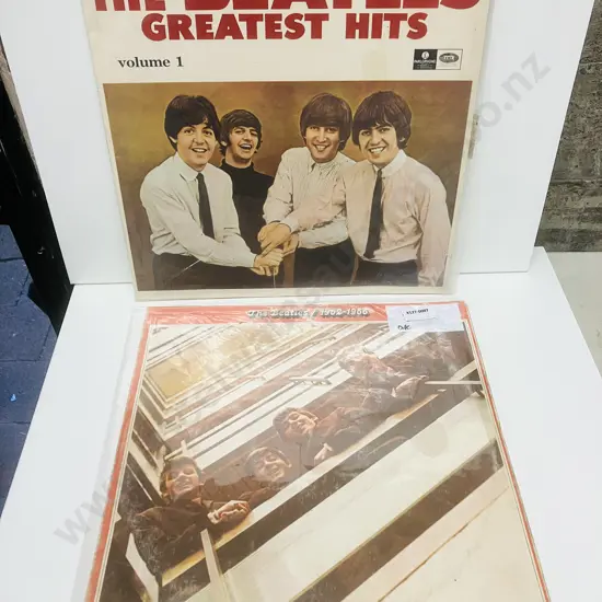 The Beatles 1962/1966 2LP Vinyl Gatefold With Lyric Sleeves PCSP 717 & Greatest Hits PMCM 7533 - New Zealand Pressings