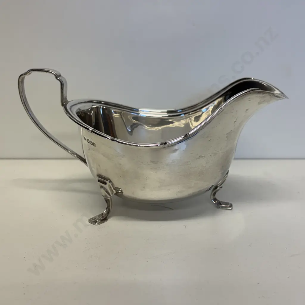 Walker and Hall hallmarked Silver 3 footed Jug Image 1++