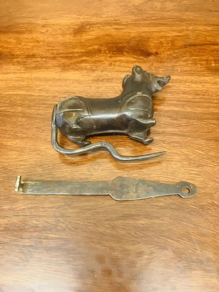 Vintage Bronze Dog Shaped Padlock with Key Image 1++