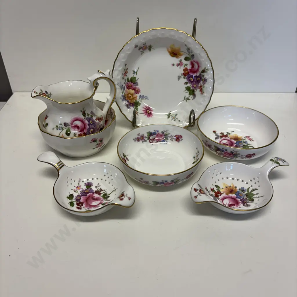 Assorted Royal Crown Derby items Image 1++