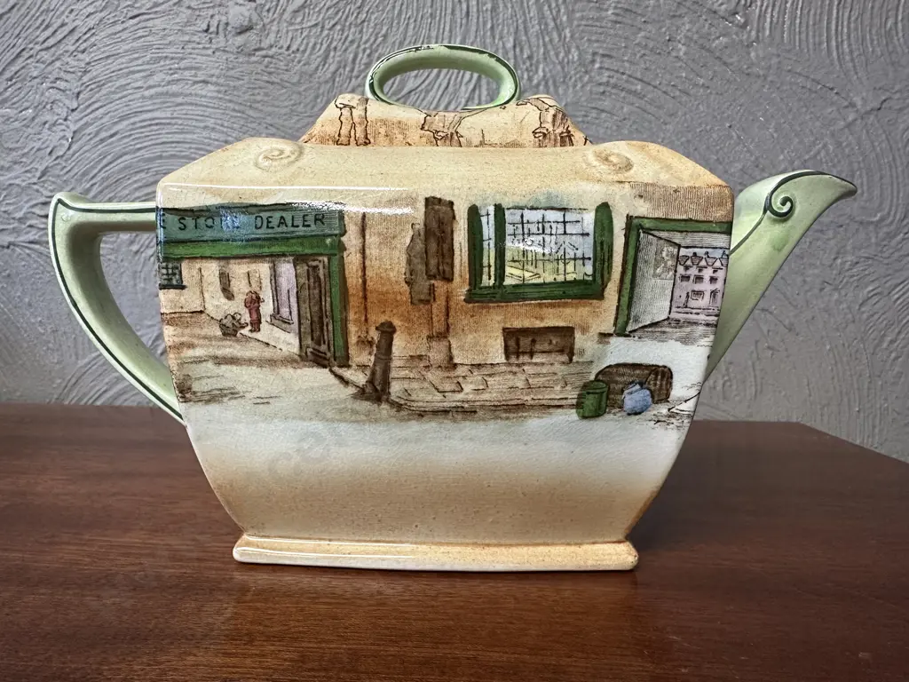 Vintage Royal Doulton Dickens Ware Tony Weller Tea Pot Image 1++