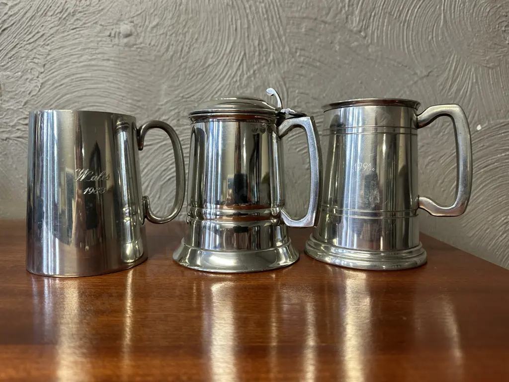 Vintage English Pewter Tankards x3 Image 1++