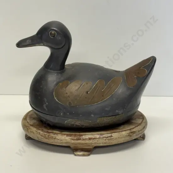 Vintage Cast Iron Duck Pot on stand. Brass detail. H16cm L18cm