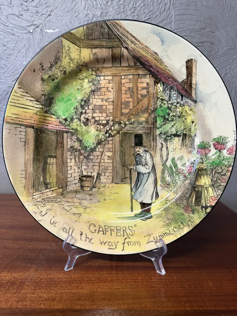 Vintage Royal Doulton Series Ware 'Gaffers' Plate # D4210 Dia26cm. Image 1++