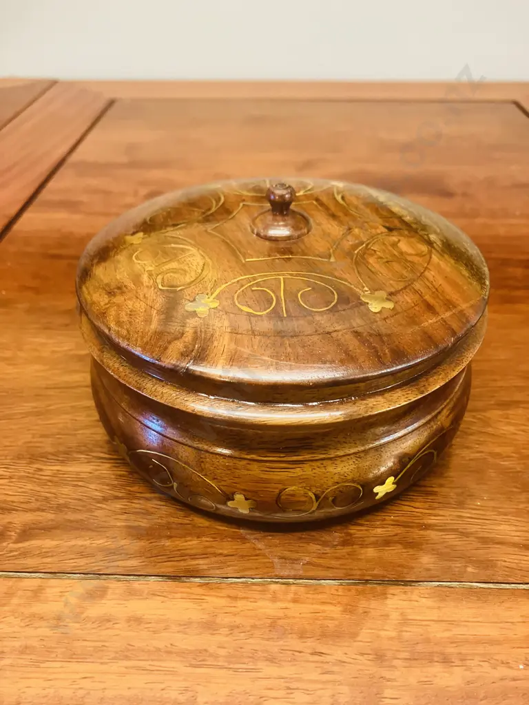 Rosewood Coasters Set of Six In Inlaid Rosewood Container Image 1++