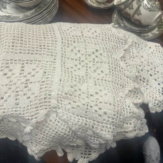 Vintage Single Size Handmade Crochet Coverlet/Throw Flamingo Pattern L205,W160cm. 