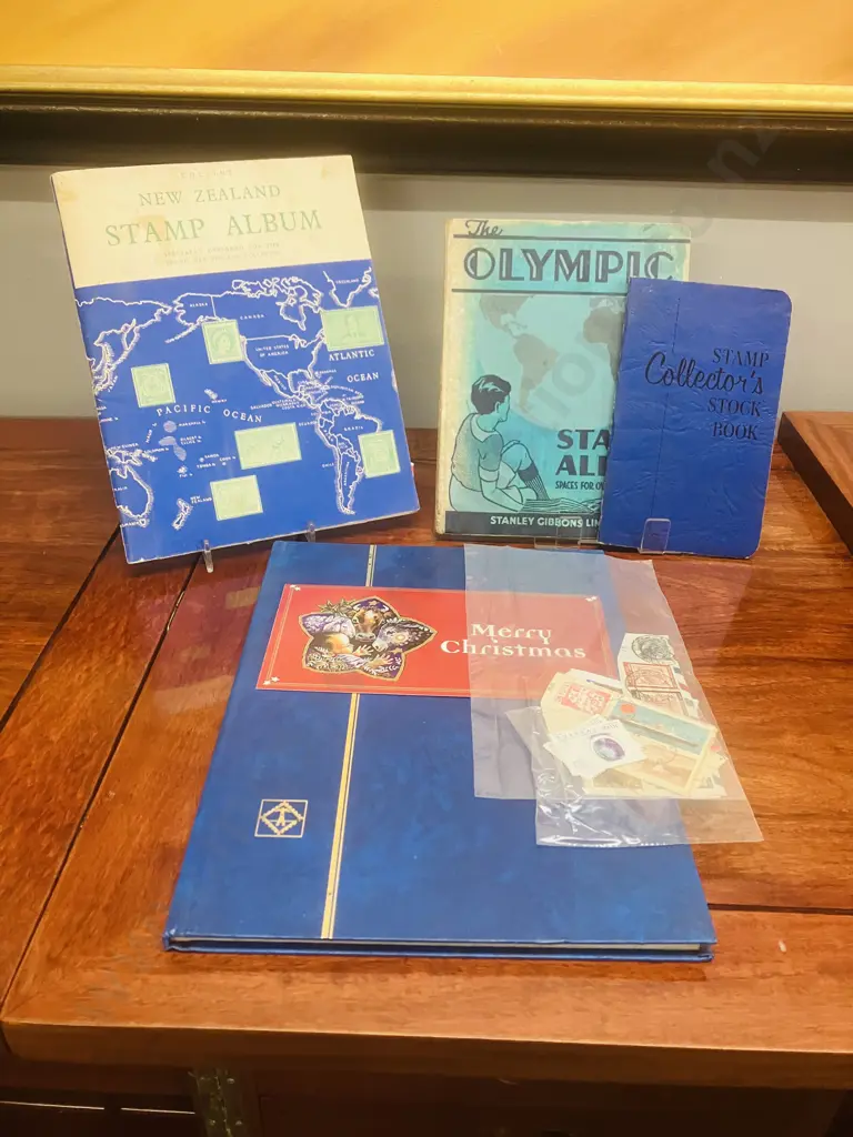 Empty Lighthouse Stamp Album, Vintage Stamp Albums, Assorted Stamps Etc Image 1++