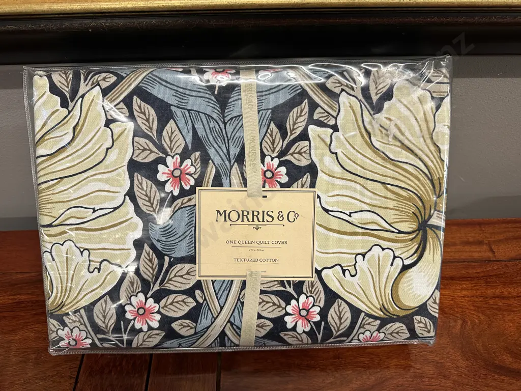 New Morris & Co Queen Quilt Cover 210x210cm. Image 1++
