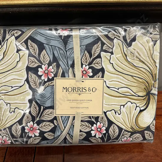New Morris & Co Queen Quilt Cover 210x210cm.