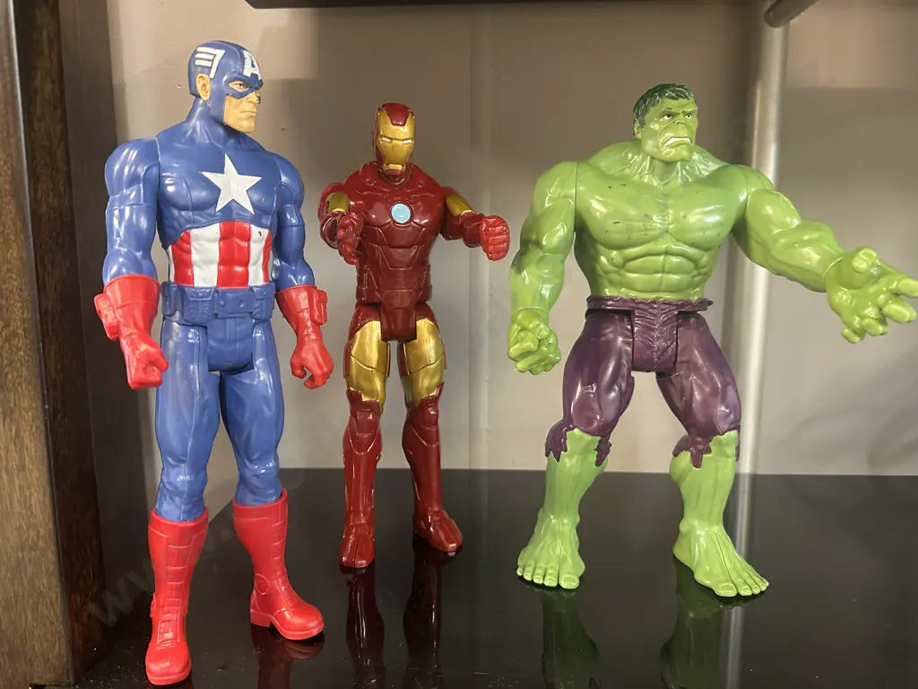 Vintage Action Figurines In Hasbro Titan Marvel Incredible Hulk, Captain America & Iron ManAvengers Image 1++