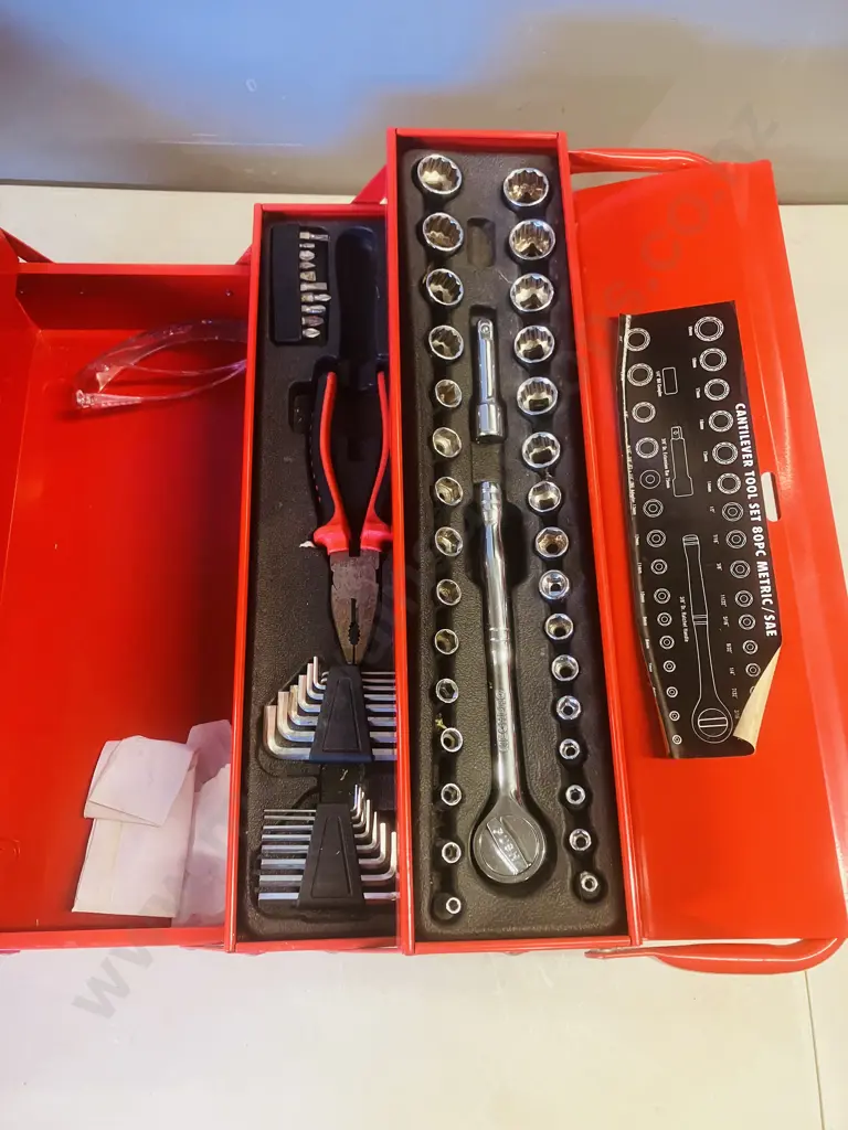 Red Steel Cantilever Toolbox With Socket Set & Assorted Tools Image 1++