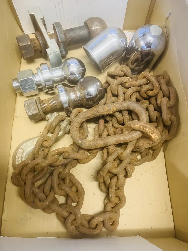 Tow Balls & Small Snig Chain Image 1++