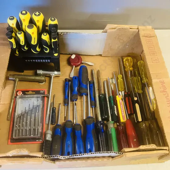 Box Lot Screwdrivers, Tools Etc