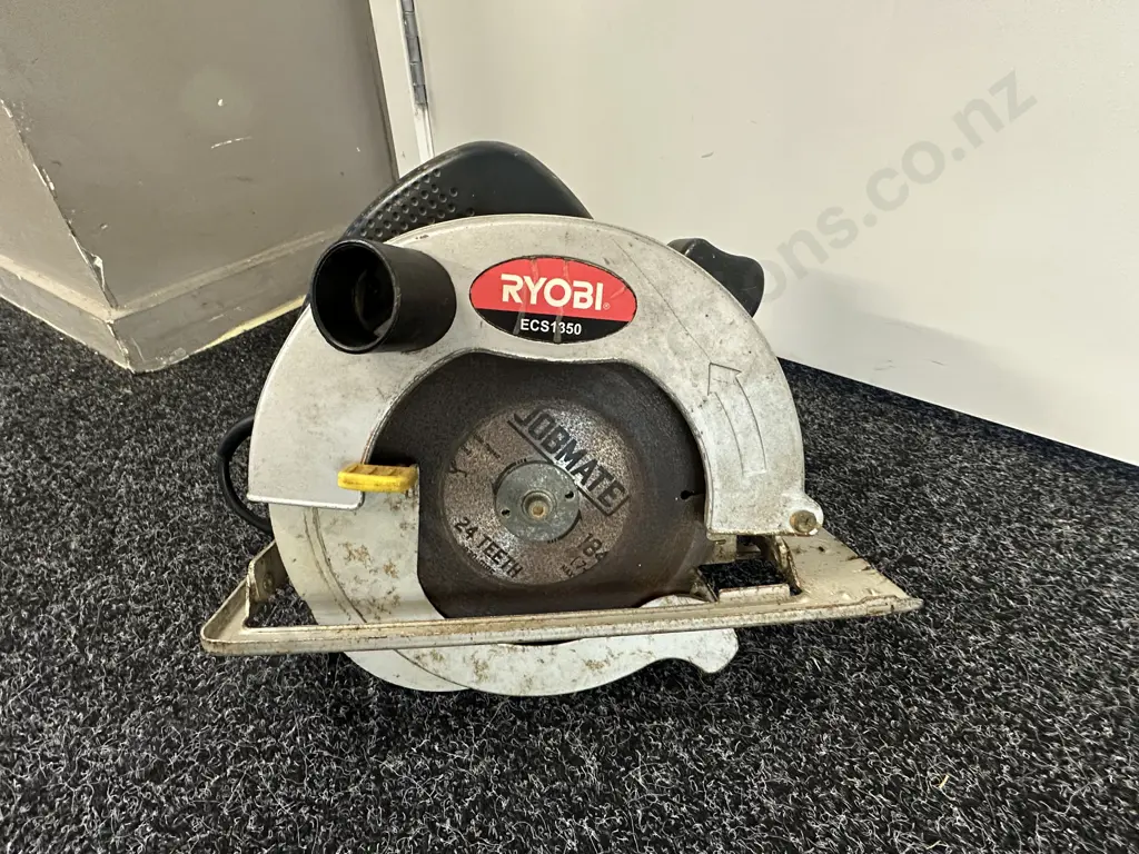 Ryobi Circular Saw 240V ECS1350 Image 1++