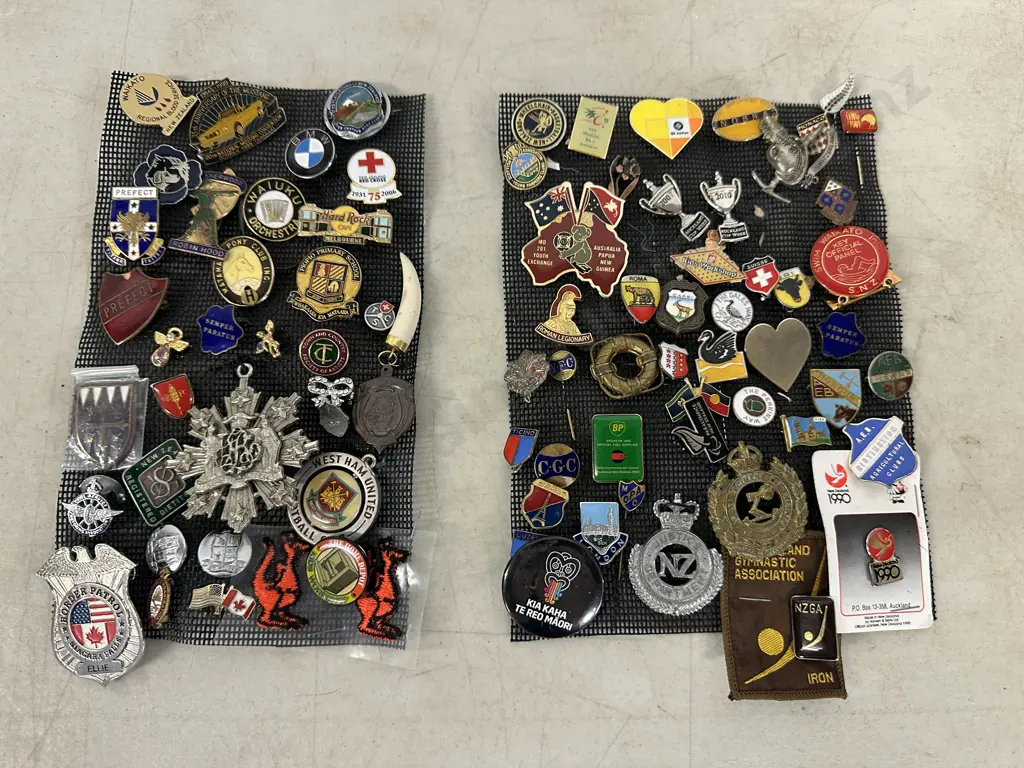 Selection Of Souvenir Badges  Image 1++