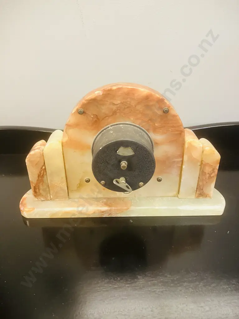 Art Deco Onyx Mantle Clock, Onyx Art Scotland. 18.5 x 30cm Image 1++