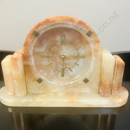Art Deco Onyx Mantle Clock, Onyx Art Scotland. 18.5 x 30cm