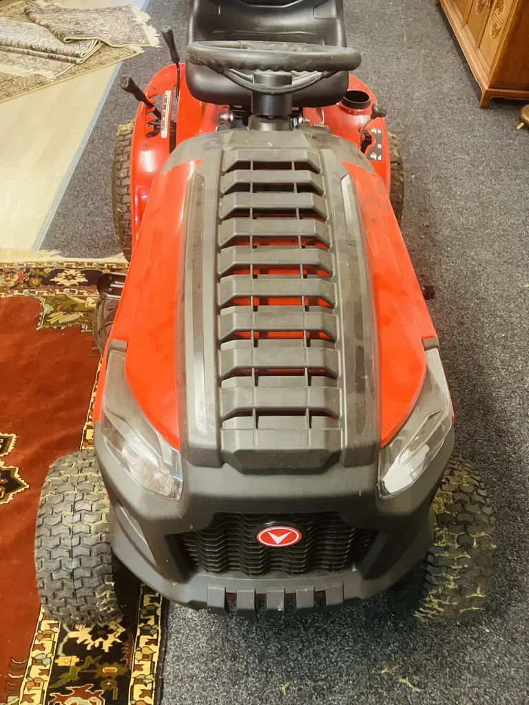 Rover 547/36 Rancher Ride On Mower, Model 13A878BY333, 547cc OHV, 36", New Battery, Had Very Little Use Image 1++