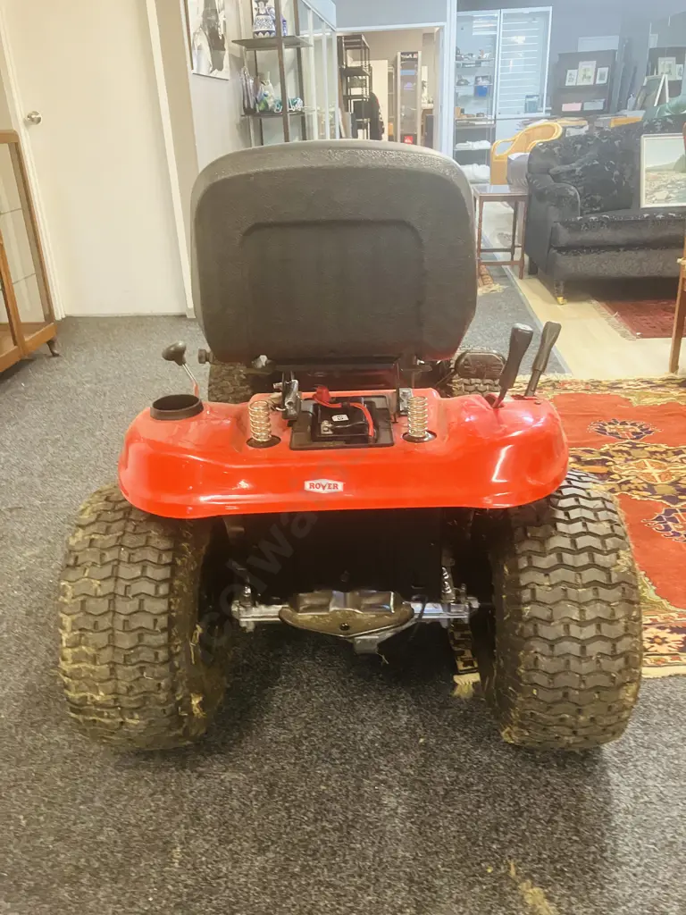 Rover 547/36 Rancher Ride On Mower, Model 13A878BY333, 547cc OHV, 36", New Battery, Had Very Little Use Image 1++