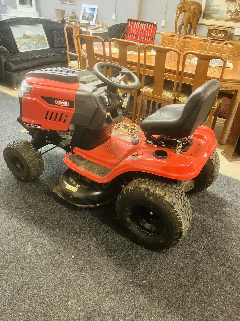Rover 547/36 Rancher Ride On Mower, Model 13A878BY333, 547cc OHV, 36", New Battery, Had Very Little Use Image 1++