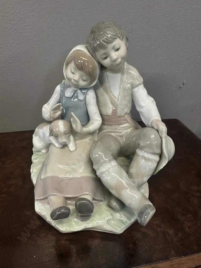 LIadro Friendship Boy & Girl With Puppy Dog H36cm. Image 1++