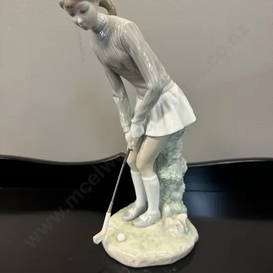 Lladro Lady Golfer Figurine H28cm.