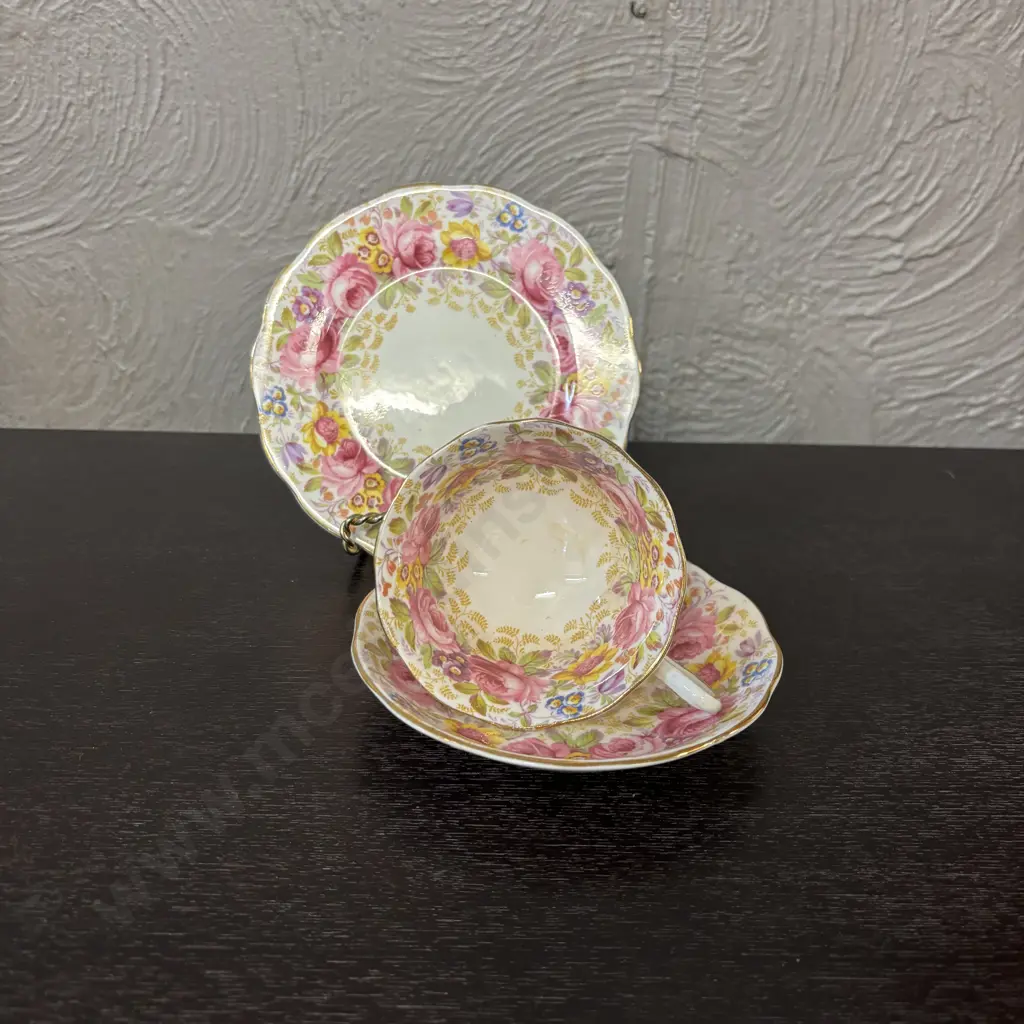 Royal Albert Serena Trio Image 1++