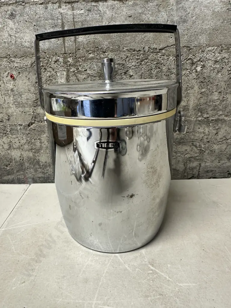 Vintage Tiger Design Ice Bucket  Image 1++
