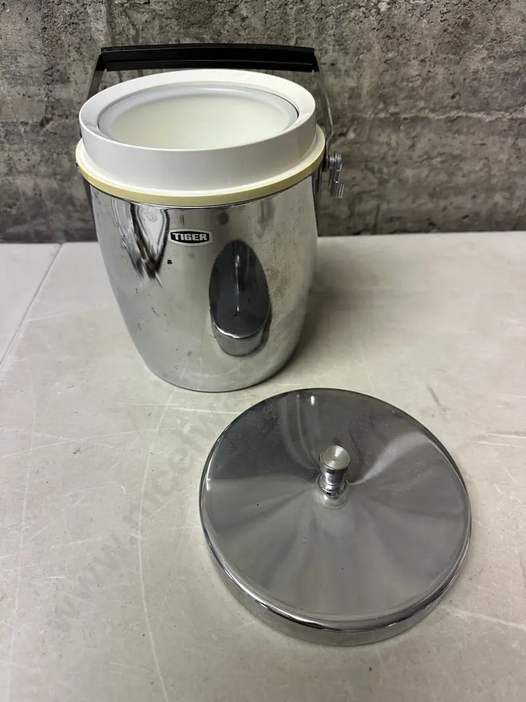 Vintage Tiger Design Ice Bucket  Image 1++