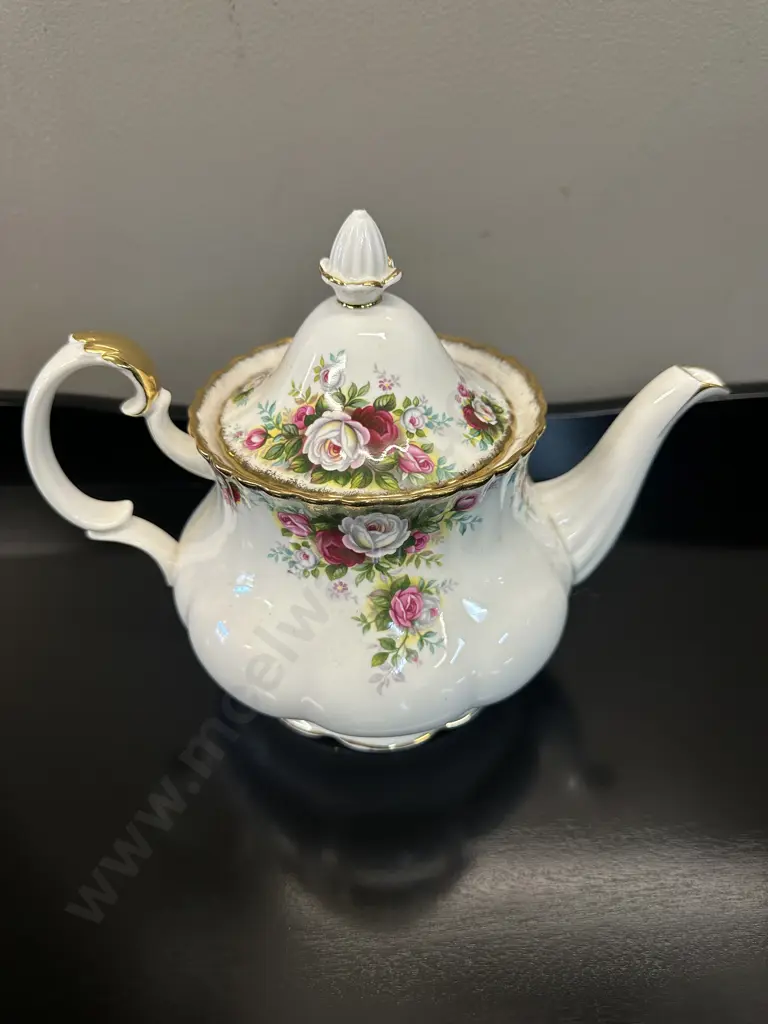 Large Vintage Royal Albert Celebrations Teapot H19cm Image 1++