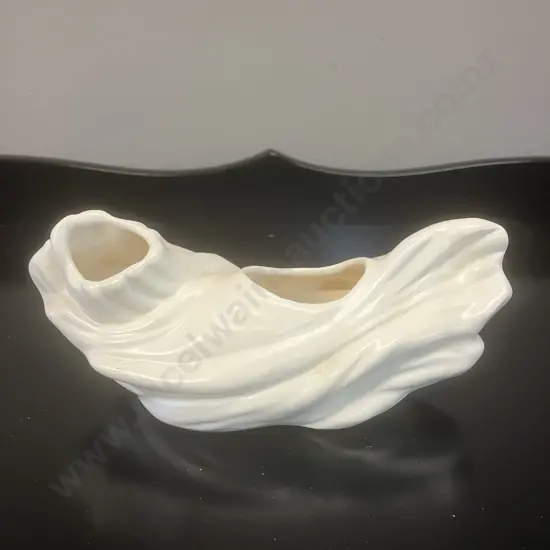 Crown Lynn Driftwood Vase, Off White Glaze - Impressed 589 & Crown Lynn Stamp To The Base. 9 x 22cm