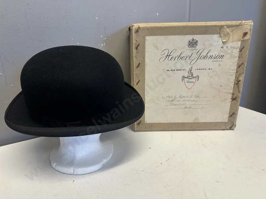 G.A Dunn & Co Piccadilly Circus Black Bowler Hat (450/718) With Herbert Johnson Hat Box Image 1++