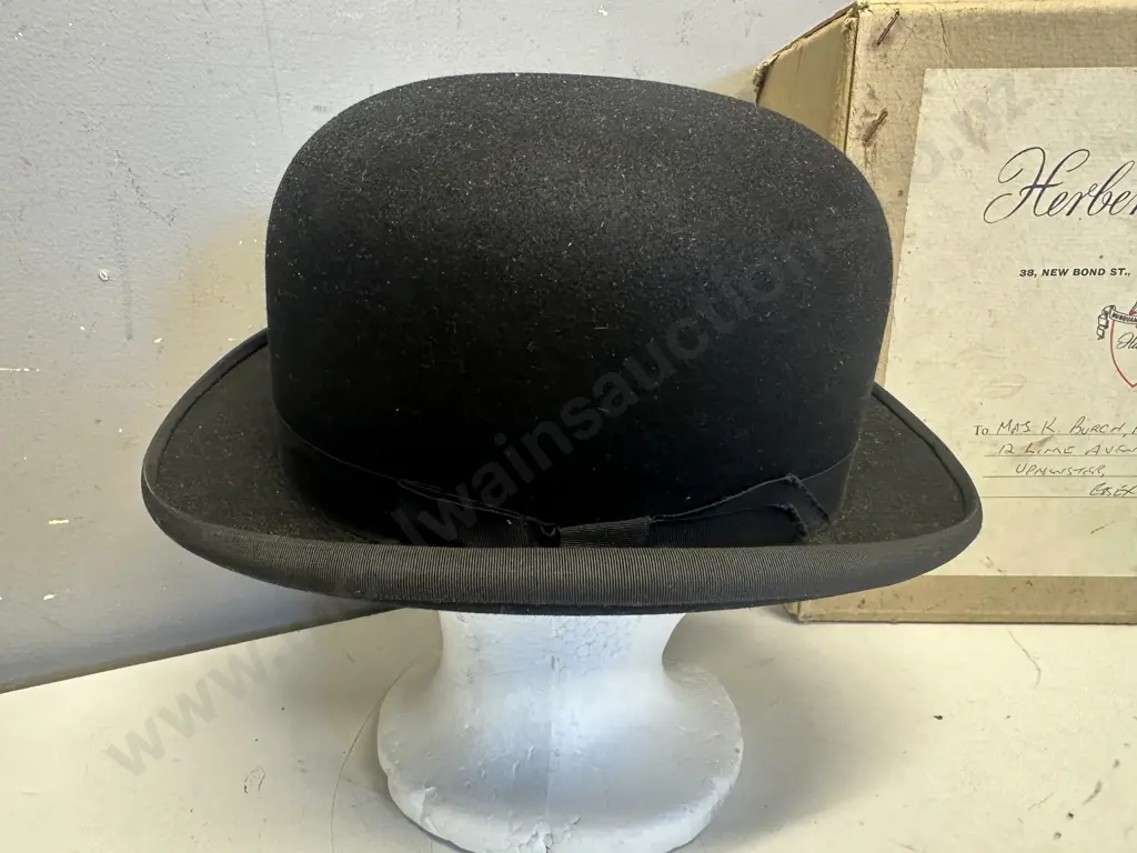 G.A Dunn & Co Piccadilly Circus Black Bowler Hat (450/718) With Herbert Johnson Hat Box Image 1++