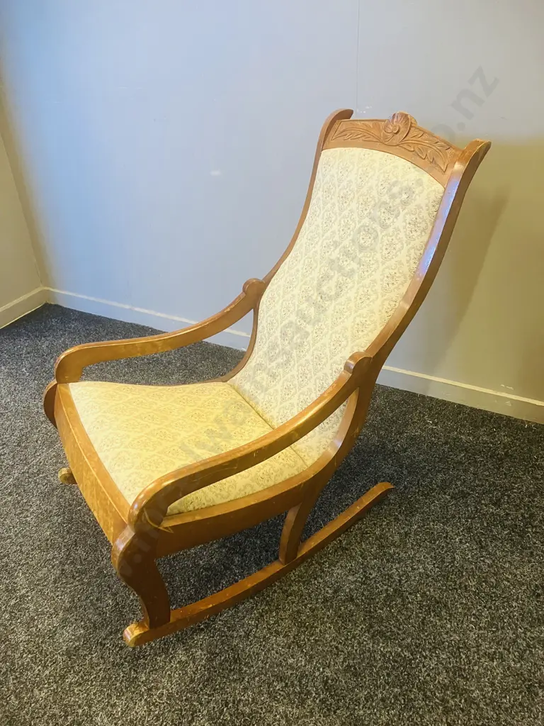 Small Antique Rocking Chair Image 1++